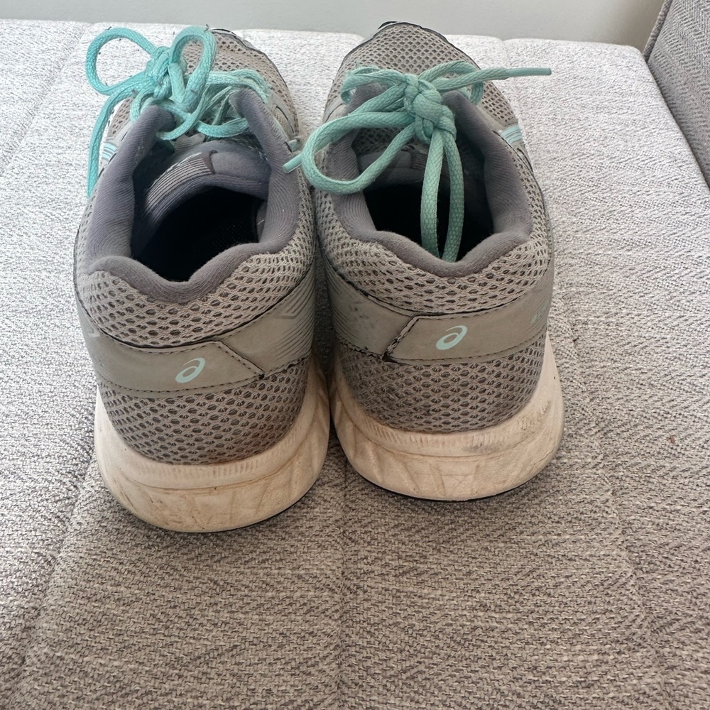 ASICS Women's Gray Running Shoes - Picture 3 of 6